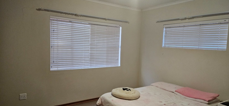 2 Bedroom Property for Sale in Langenhovenpark Free State